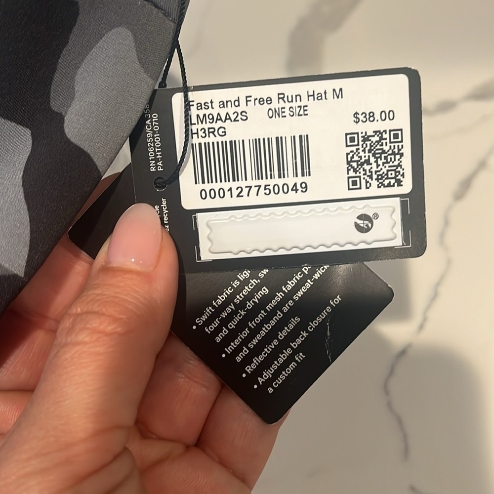 Lululemon Fast & Free Run Hat NWT - Picture 2 of 4